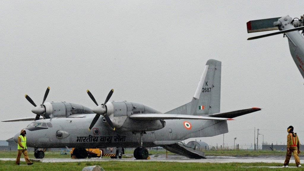 Un avion militar indian s-a prăbușit la aterizare. Nu se știe numărul persoanelor de la bord