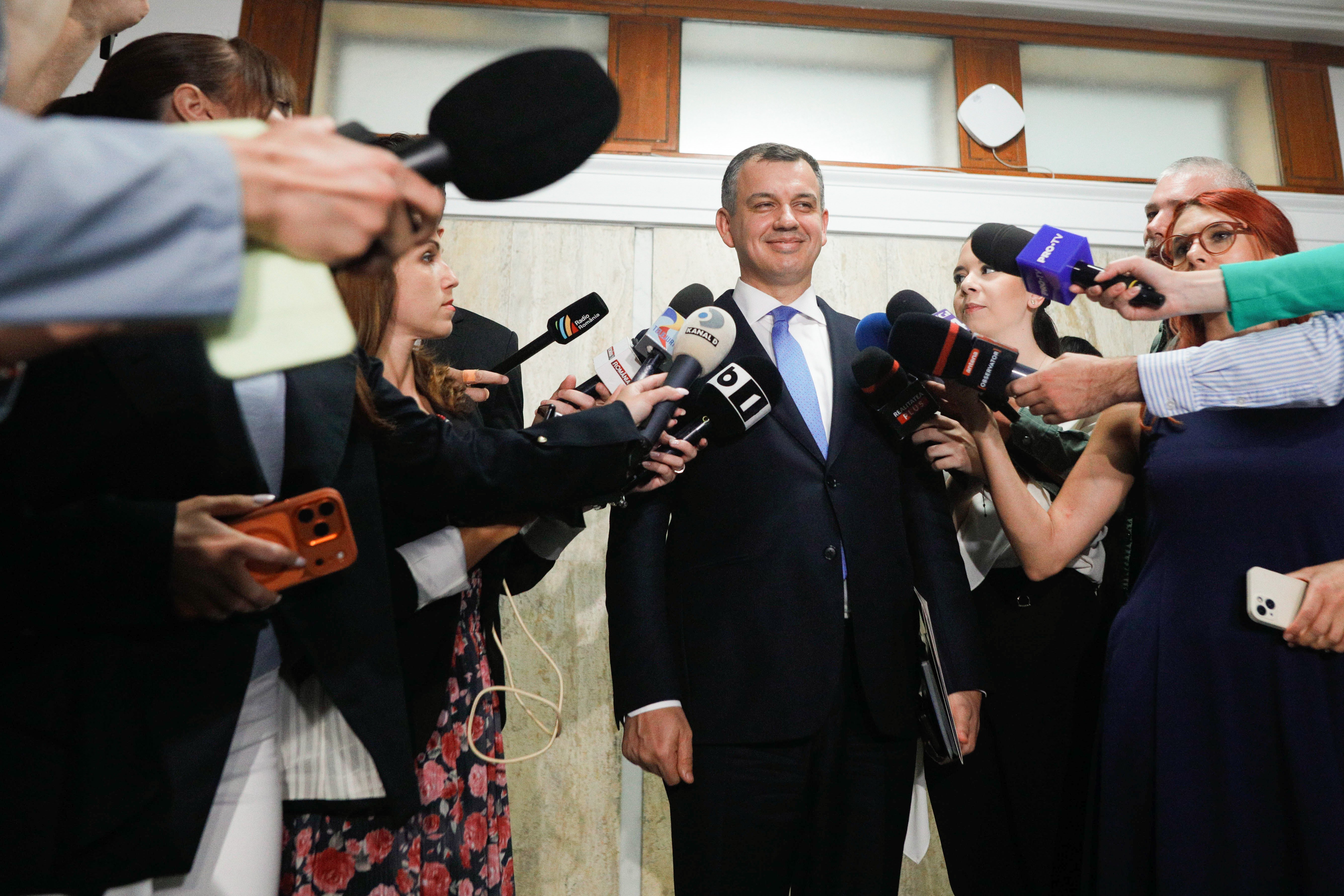 Șansele ca guvernul Eugen Tomac să treacă de votul Parlamentului. „Matematica” învestirii după anunțurile PNL și USR