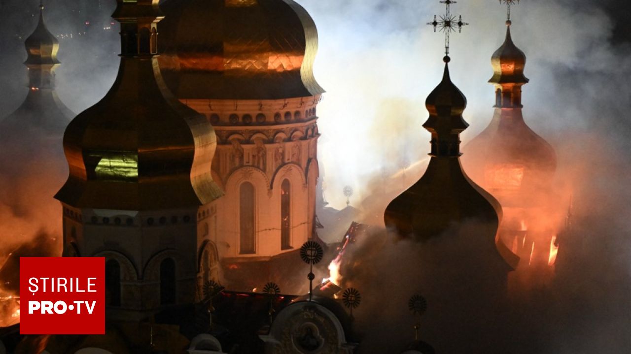 Poza pentru articolul Monument UNESCO din Kiev, afectat de un incendiu în urma unui atac masiv al Rusiei. Reacția Moscovei