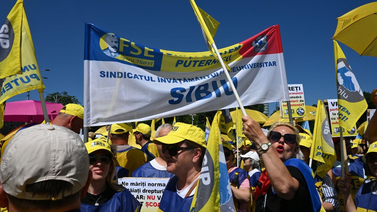 Sindicatele din Educație: Renunțăm la proiectul contestat al legii salarizării și susținem greva din Sănătate