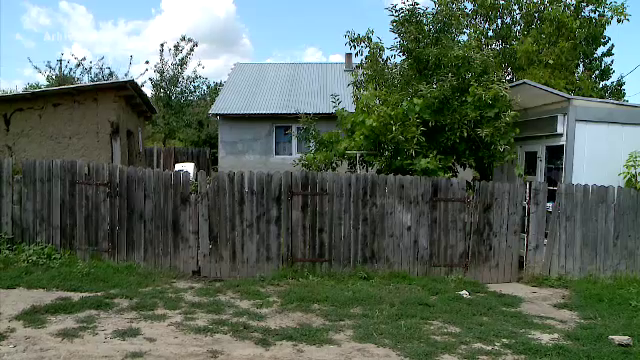 Opt frați din Botoșani crescuți de bunică, salvați de autorități după ce ar fi fost amenințați cu moartea de propriul tată