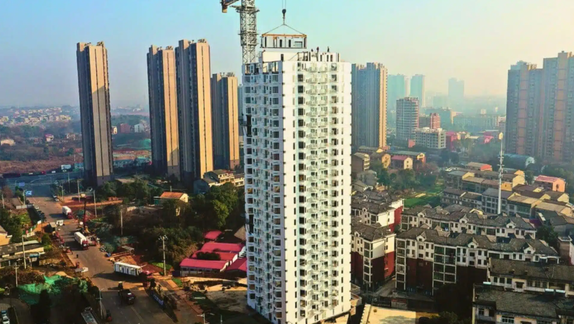 Un bloc cu 26 de etaje din China a fost ridicat în doar 5 zile. Tehnologia care a redus masiv timpul de execuție pe șantier