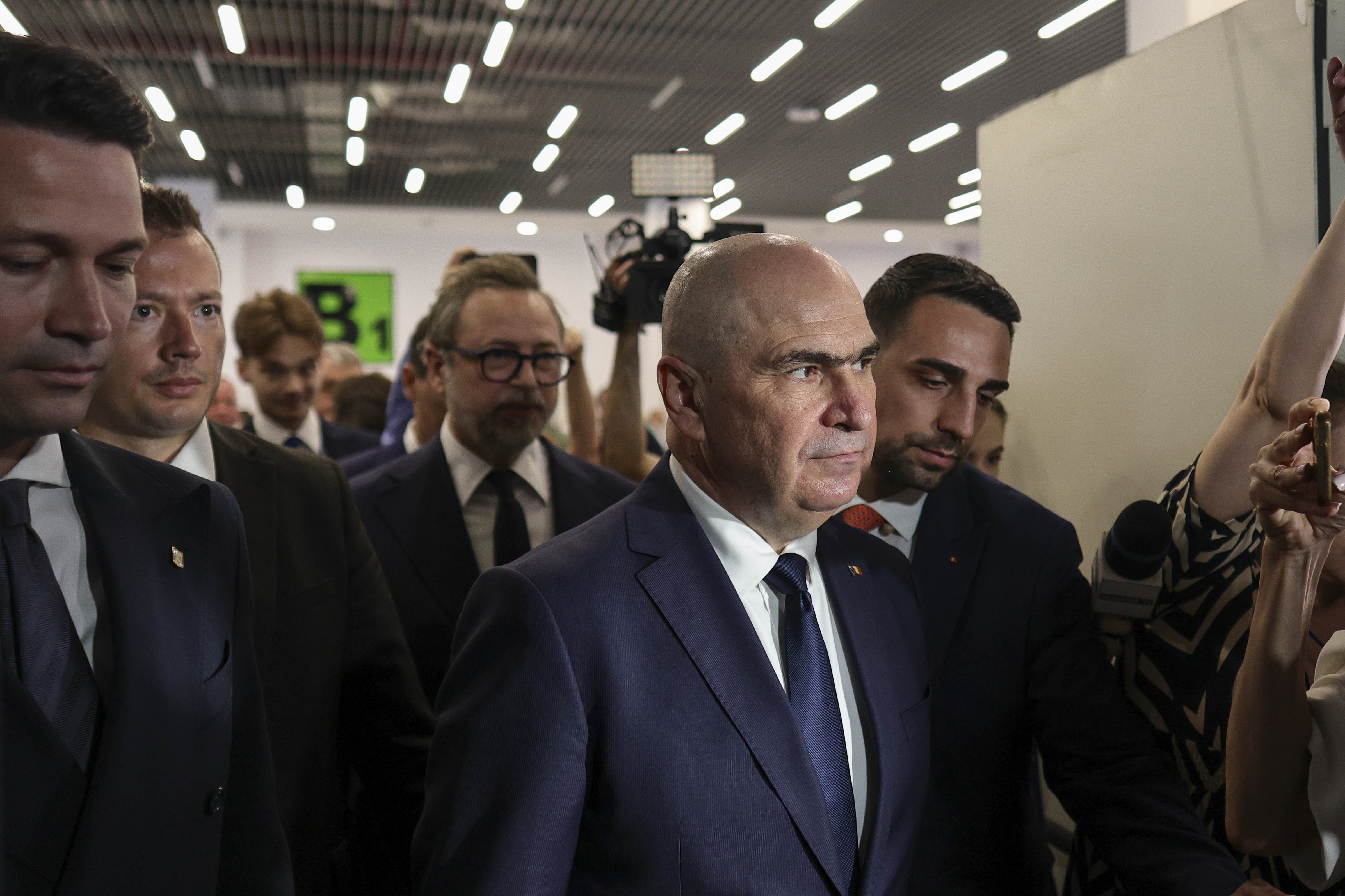 Bolojan în acțiune. Ultimatum pentru liberalii din ”gruparea Veştea”. Dacă nu îşi dau demisia până luni, ”zboară” din PNL