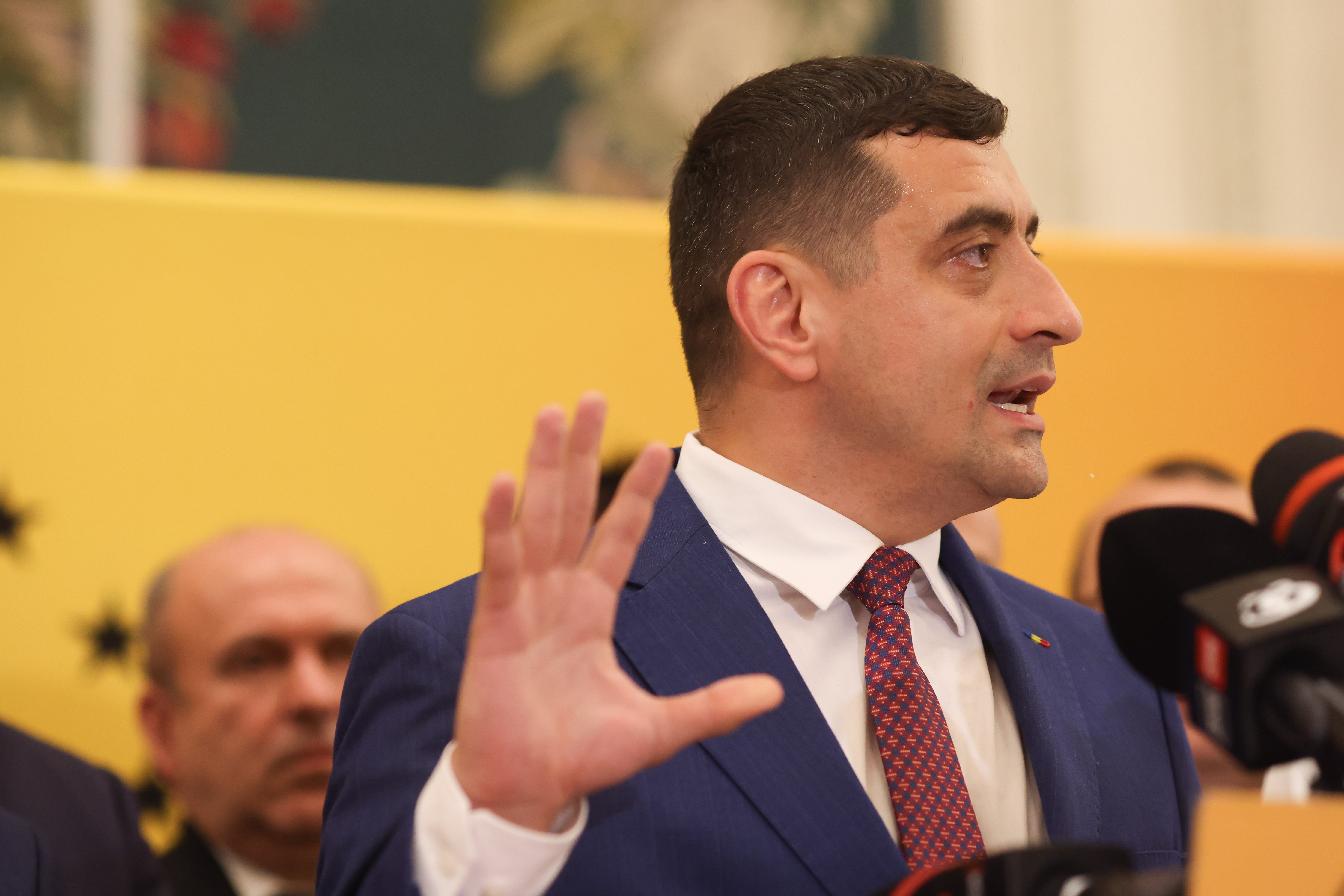 Ce cred unii analiști politici despre ”intenția reală a partidului AUR”, după respingerea învestirii Guvernului Veștea