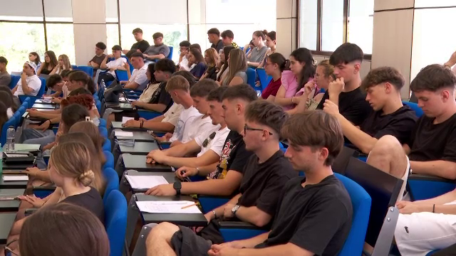 Zeci de liceeni participă la școli de vară în mai multe universități din țară. Ce pot face și cât costă experiența de student