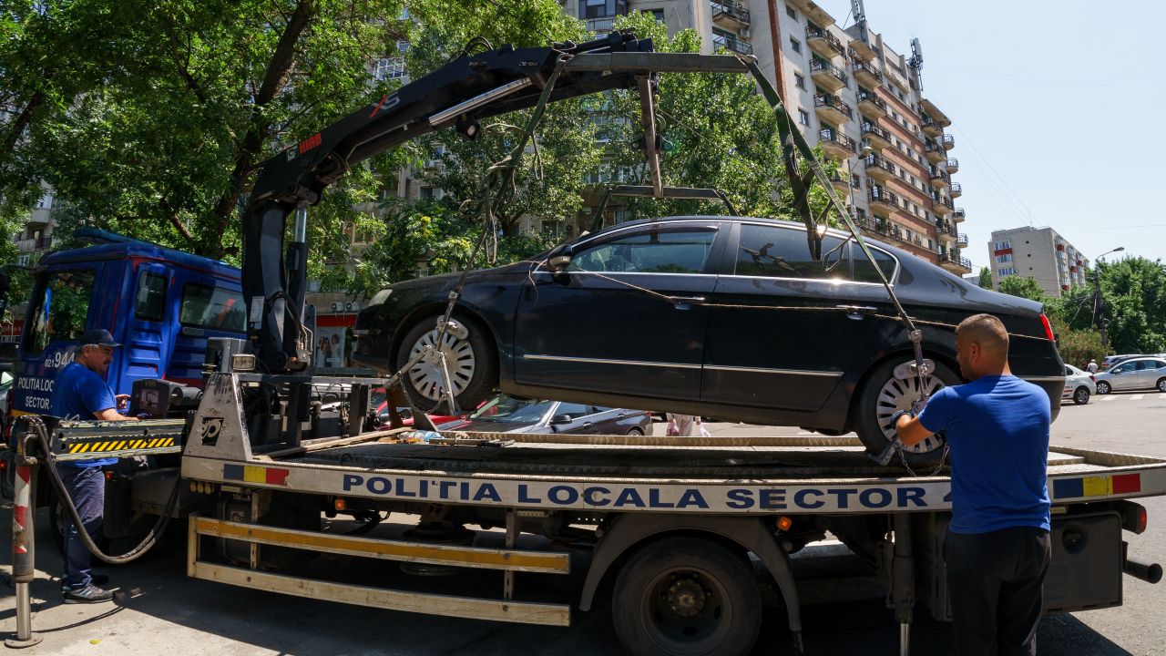 Mașinile parcate ilegal în centrul Bucureștiului vor putea fi depozitate într-un nou spațiu