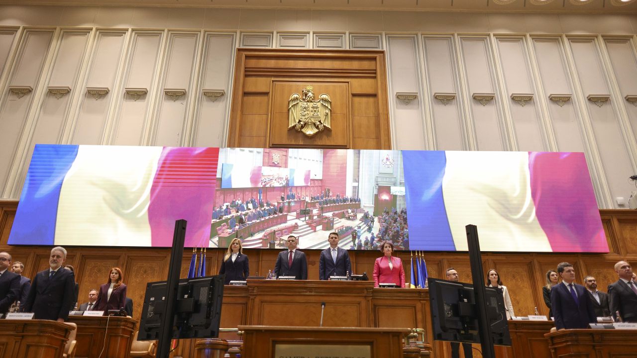 Parlamentul, chemat în sesiune extraordinară în ultima săptămână din PNRR. Ce se întâmplă cu legea salarizării