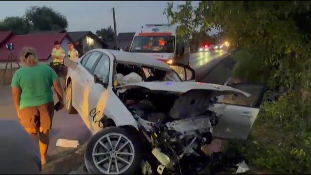 Accident în județul Vrancea. Un șofer de 28 ani ar fi încercat să evite un câine aflat pe șosea