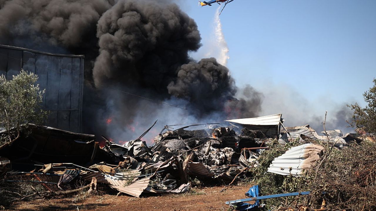 Două elicoptere s-au ciocnit în Grecia la stingerea incendiilor, România oferă sprijin