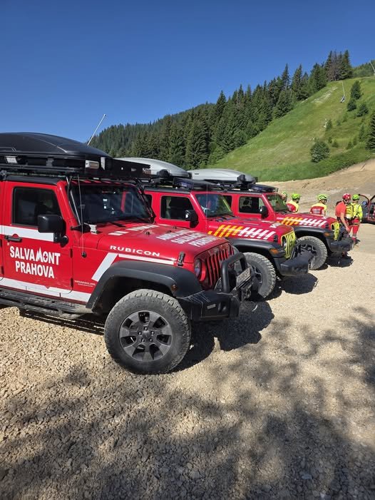 Un tânăr de 18 ani a murit după ce s-a izbit cu ATV-ul de un utilaj, în Prahova