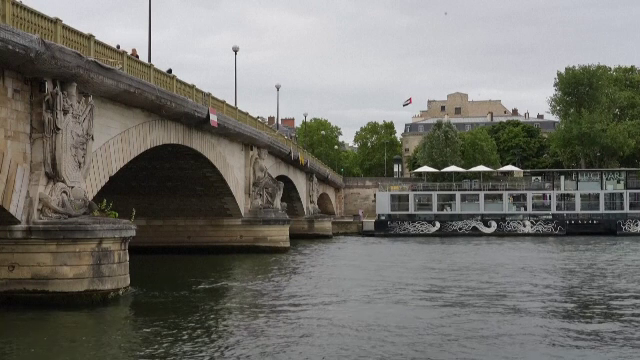 Parisul are răcire centralizată cu apă din Sena. Cum funcționează sistemul cu 120 de km de conducte