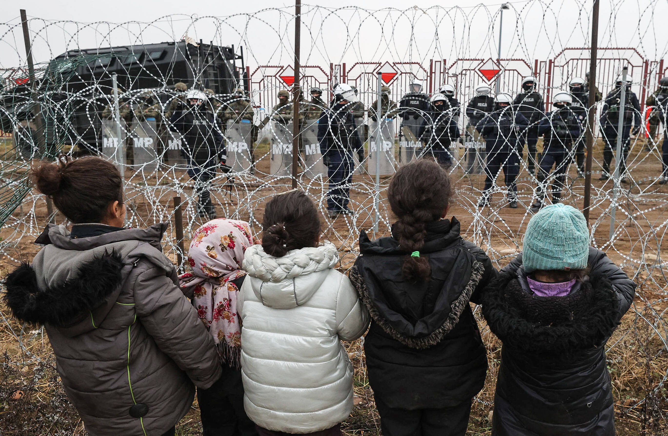 Letonia, noua țintă a războiului hibrid al lui Lukașenko. Tot mai mulți migranți forțează granițele, va interveni armata