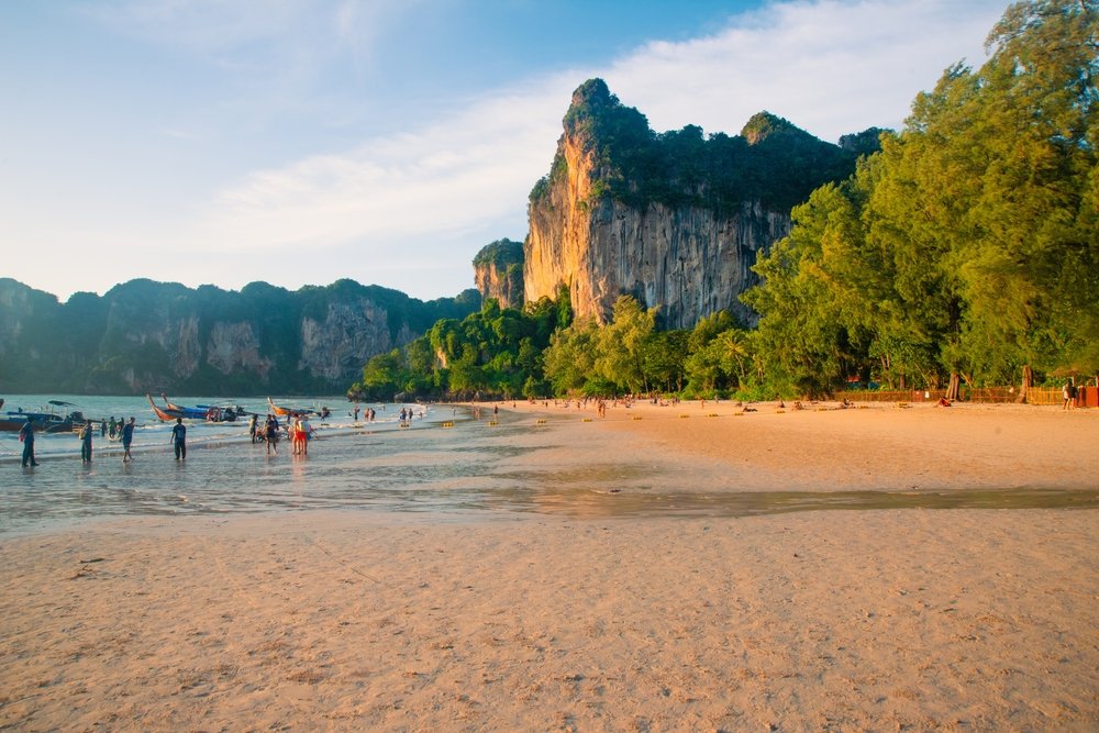 Poza pentru articolul Thailanda, paradisul exotic cu plaje spectaculoase, temple aurii și mâncare de top. Ghid pentru o vacanță de neuitat