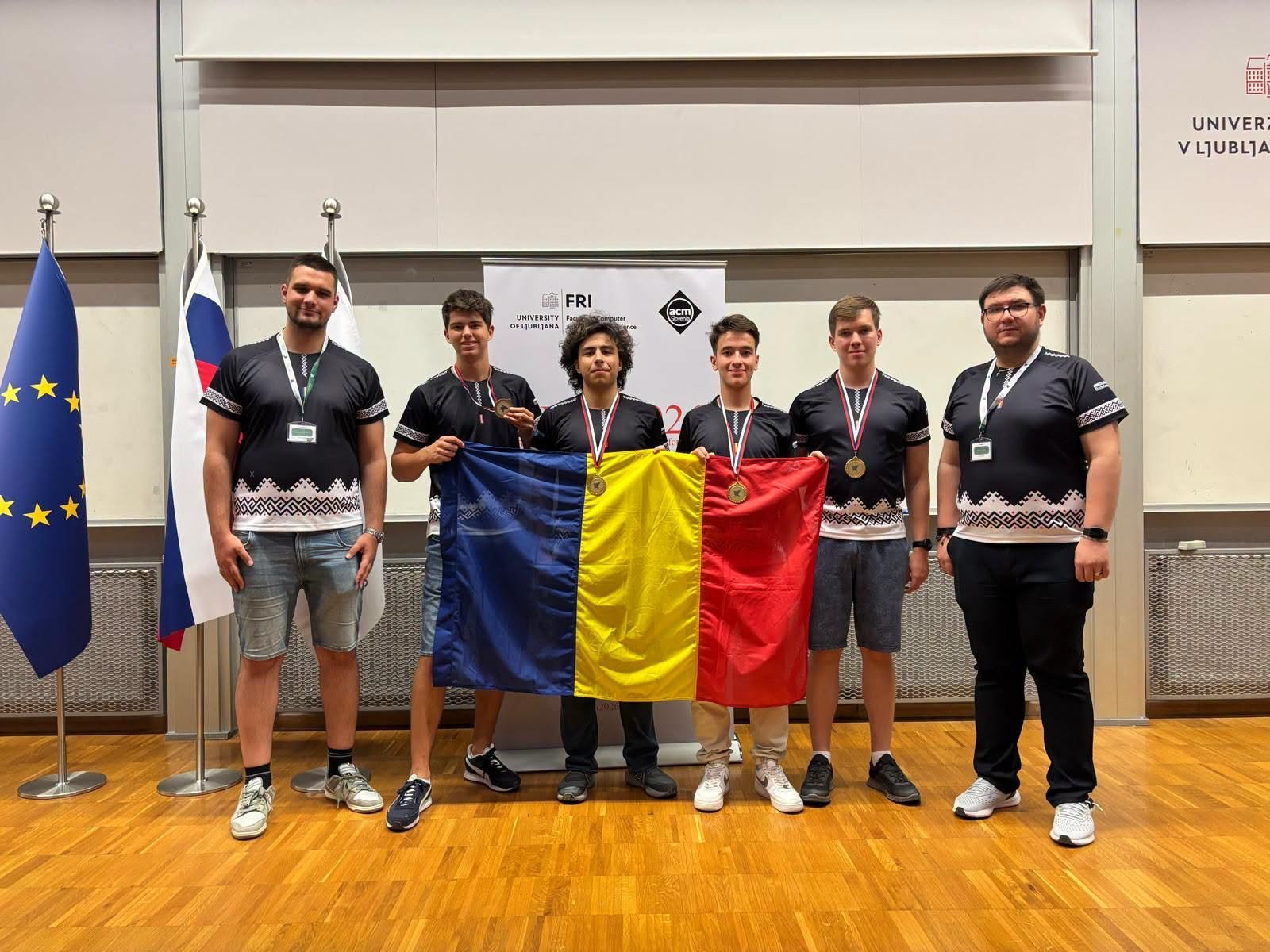 Trei medalii de aur şi una de argint pentru România, la Olimpiada de Informatică a Europei Centrale