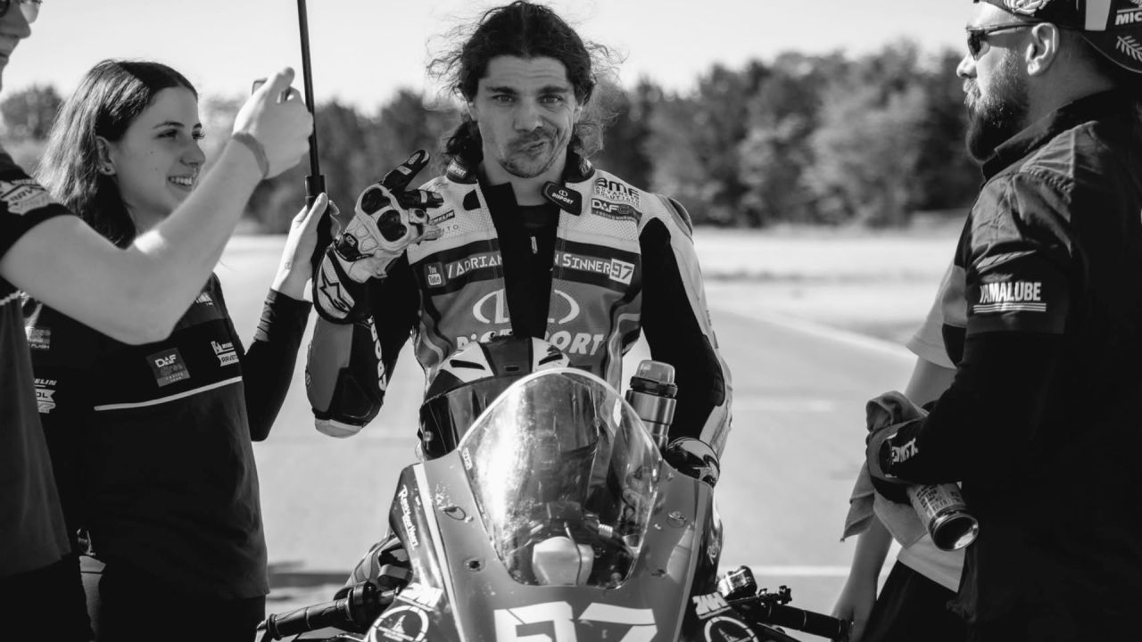Pilotul român de curse moto Adrian Rus-Sinner a murit într-o competiție din Cehia. Etapa de la Brno, anulată