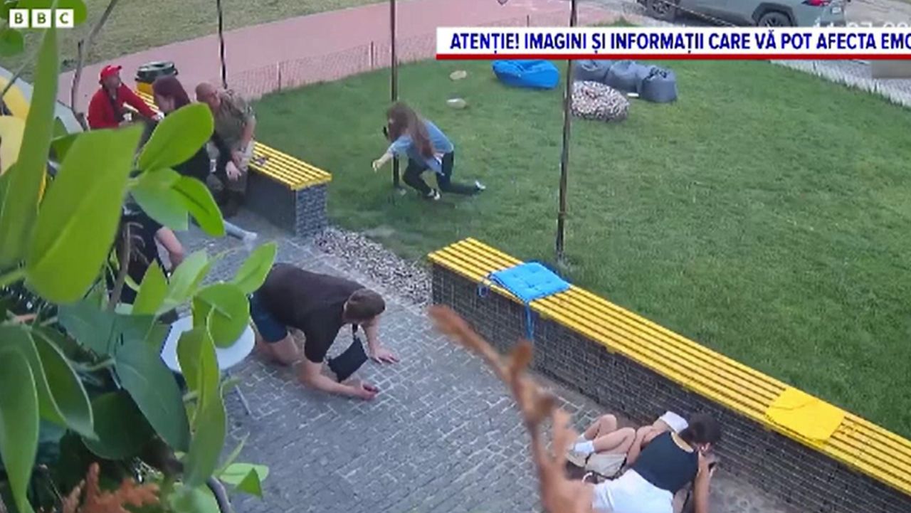 Cinici morți în urma bombardamentului de la Sumî, în Ucraina
