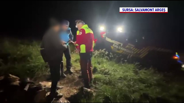 Cioban din Argeș, atacat de urs în timp ce încerca să-și salveze oile. Salvamontiștii au ajuns la el după două ore
