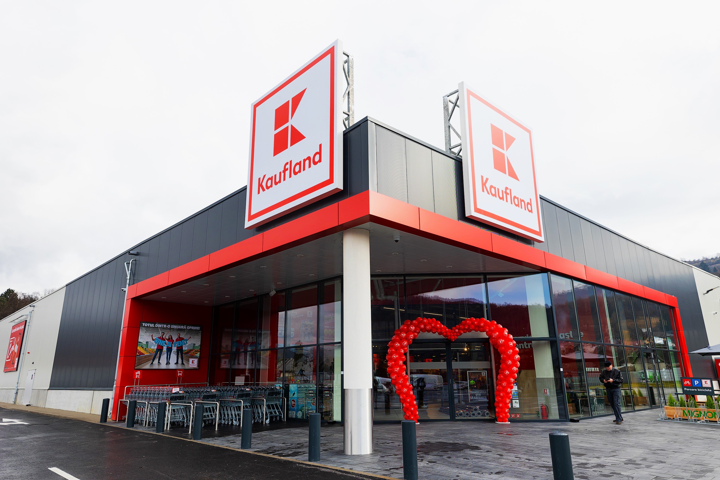 (P) Kaufland contribuie la crearea a peste 131.000 de locuri de muncă în România