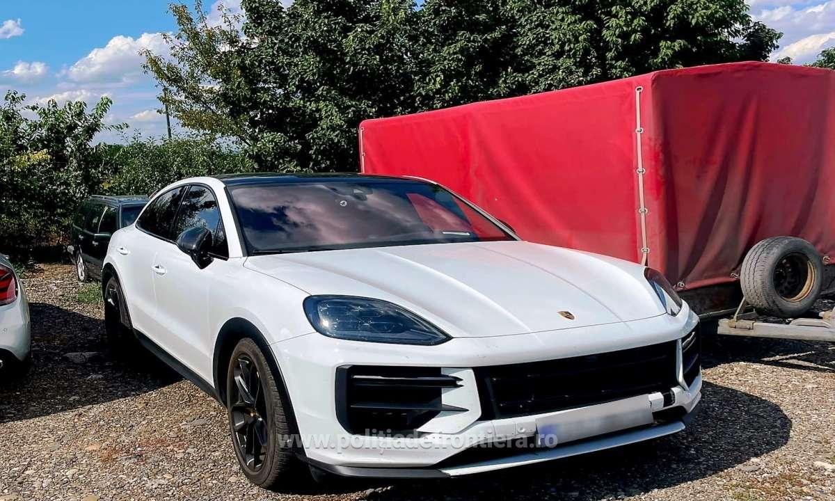 O mașină de 150.000 de euro a fost confiscată de polițiști în Vaslui. Ce au descoperit în urma unui control. FOTO