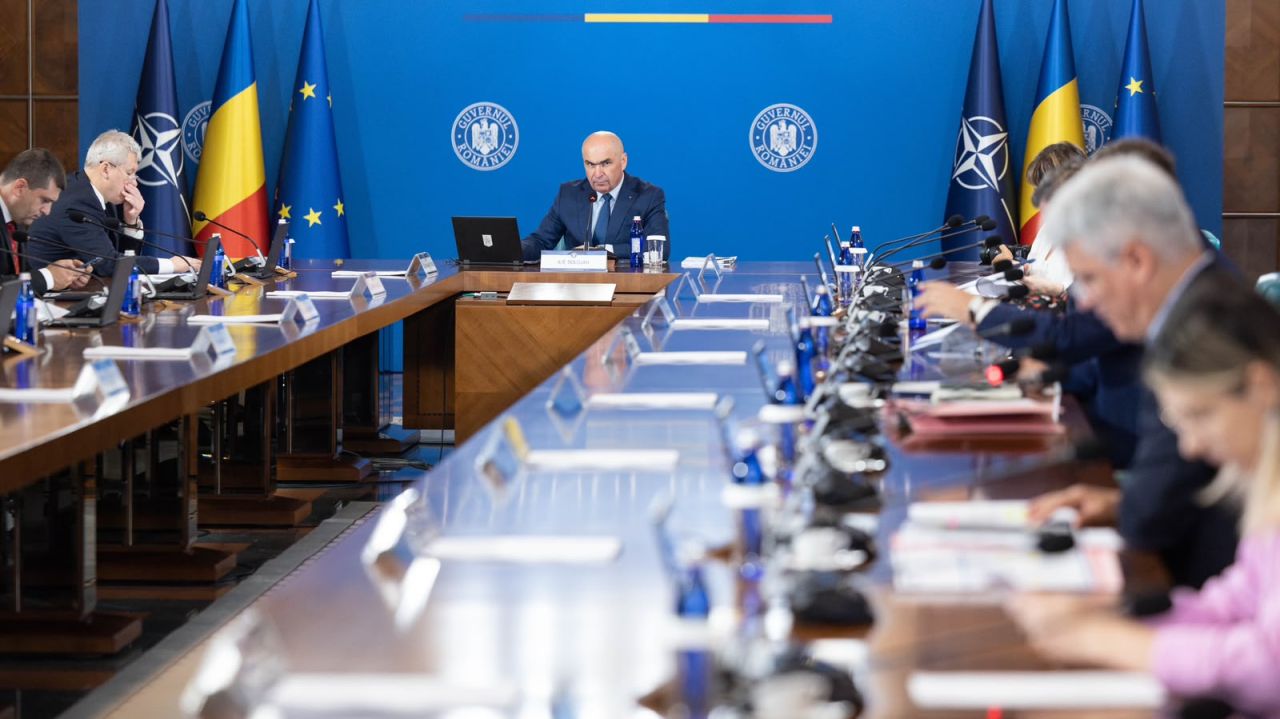 Sindicatul angajaților Guvernului critică apelul premierului Bolojan pentru reducerea consumului energetic