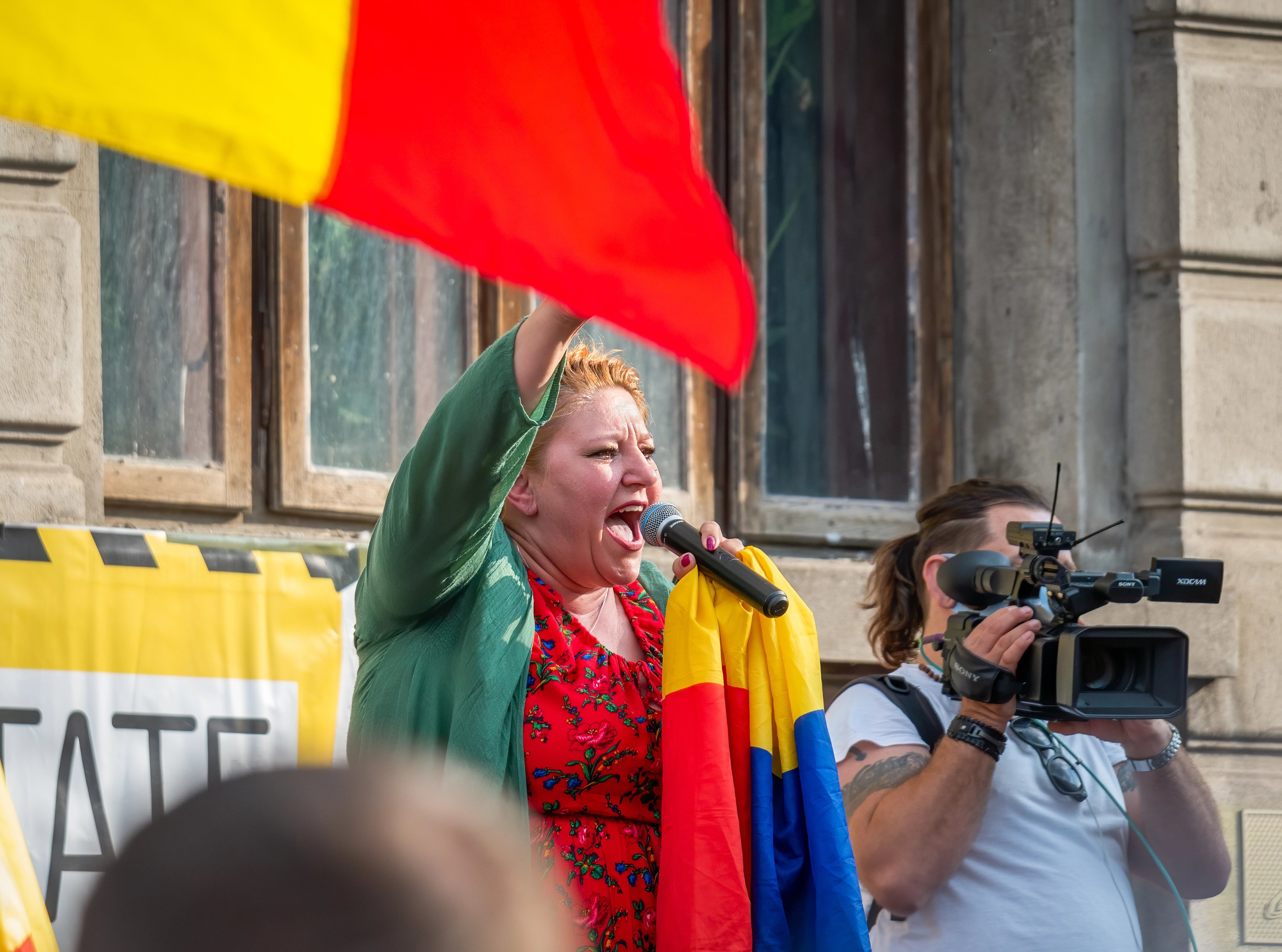 Diana Șoșoacă, trimisă în judecată după ce a sechestrat o jurnalistă italiană de la RAI Uno