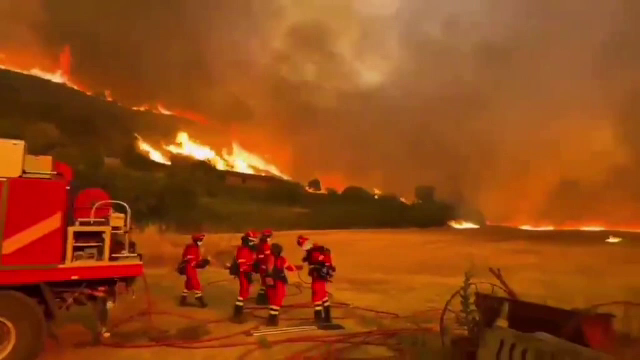Peste 800 de incendii ard în toată Canada, flăcările fac ravagii și în Europa: „E ca și cum Pământul ar fuma o țigară”