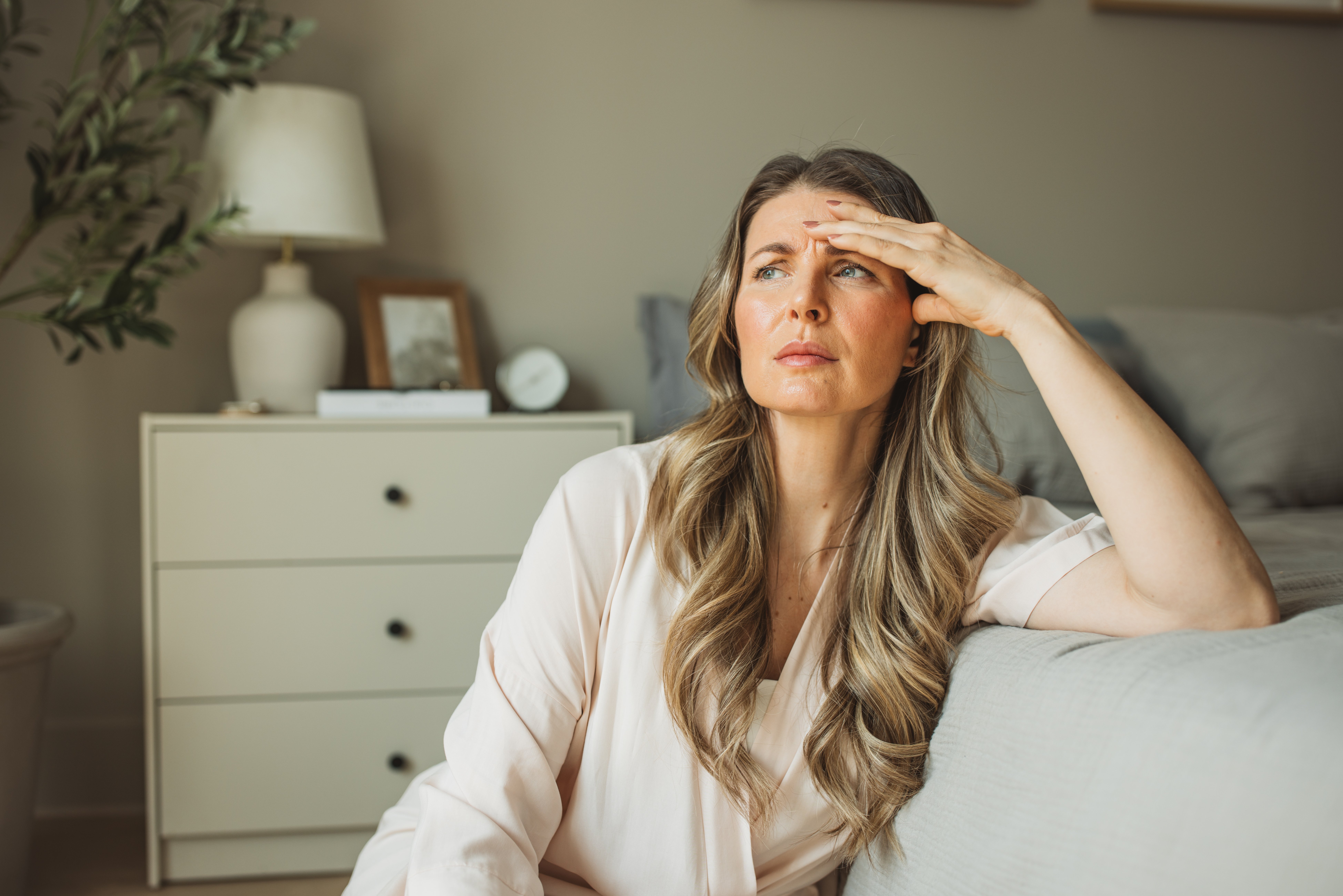 Cum afectează menopauza organismul femeii și de ce terapia hormonală poate ajuta