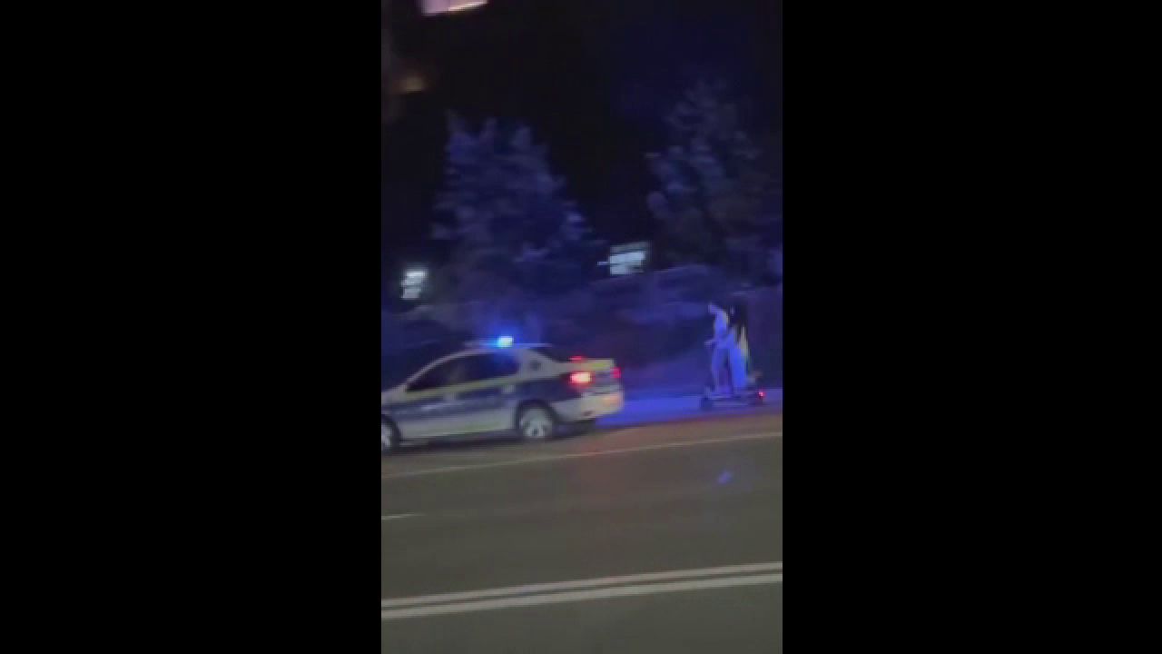 Urmărire neobișnuită în Galați: doi adolescenți pe trotinetă urmăriți de poliție