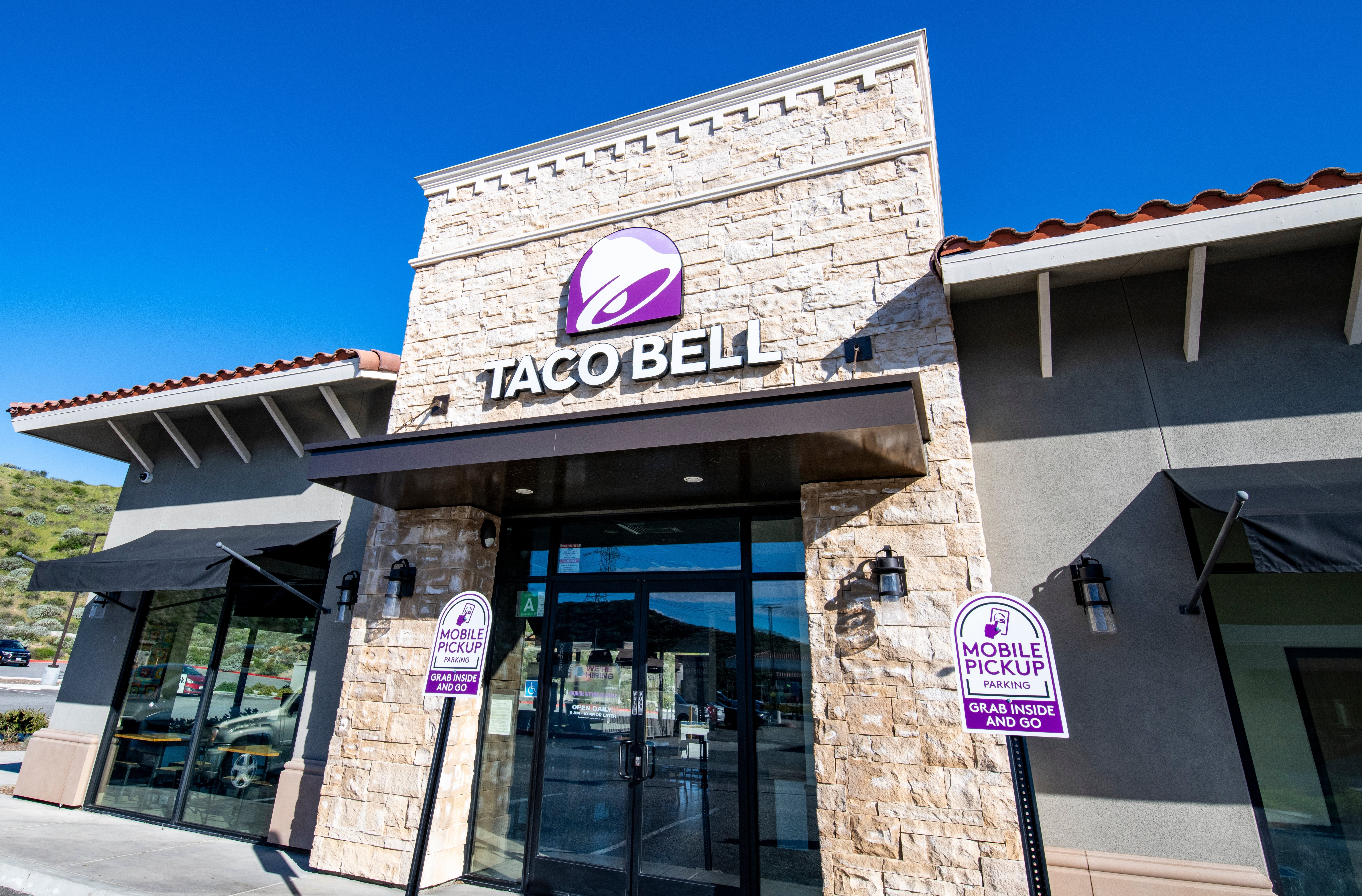 Taco Bell a eliminat salata din meniurile unor restaurante din SUA. Aproape 100 de persoane, infectate cu un virus