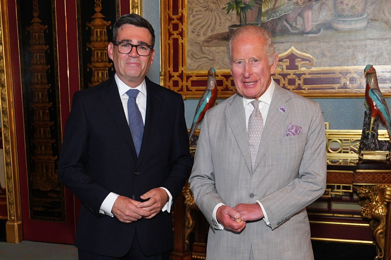 Andy Burnham preia funcția de premier al Marii Britanii după demisia lui Keir Starmer. Ce promite liderul laburist