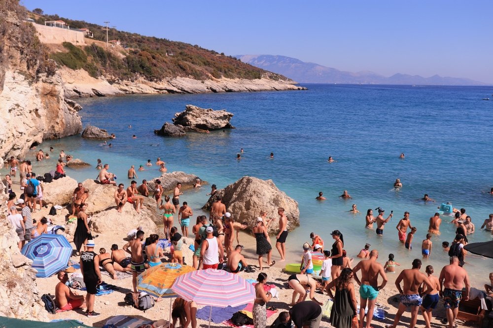 Grecia își mută atenția de la turiștii români. Statele pe care mizează acum. Noi rute lansate de la Atena