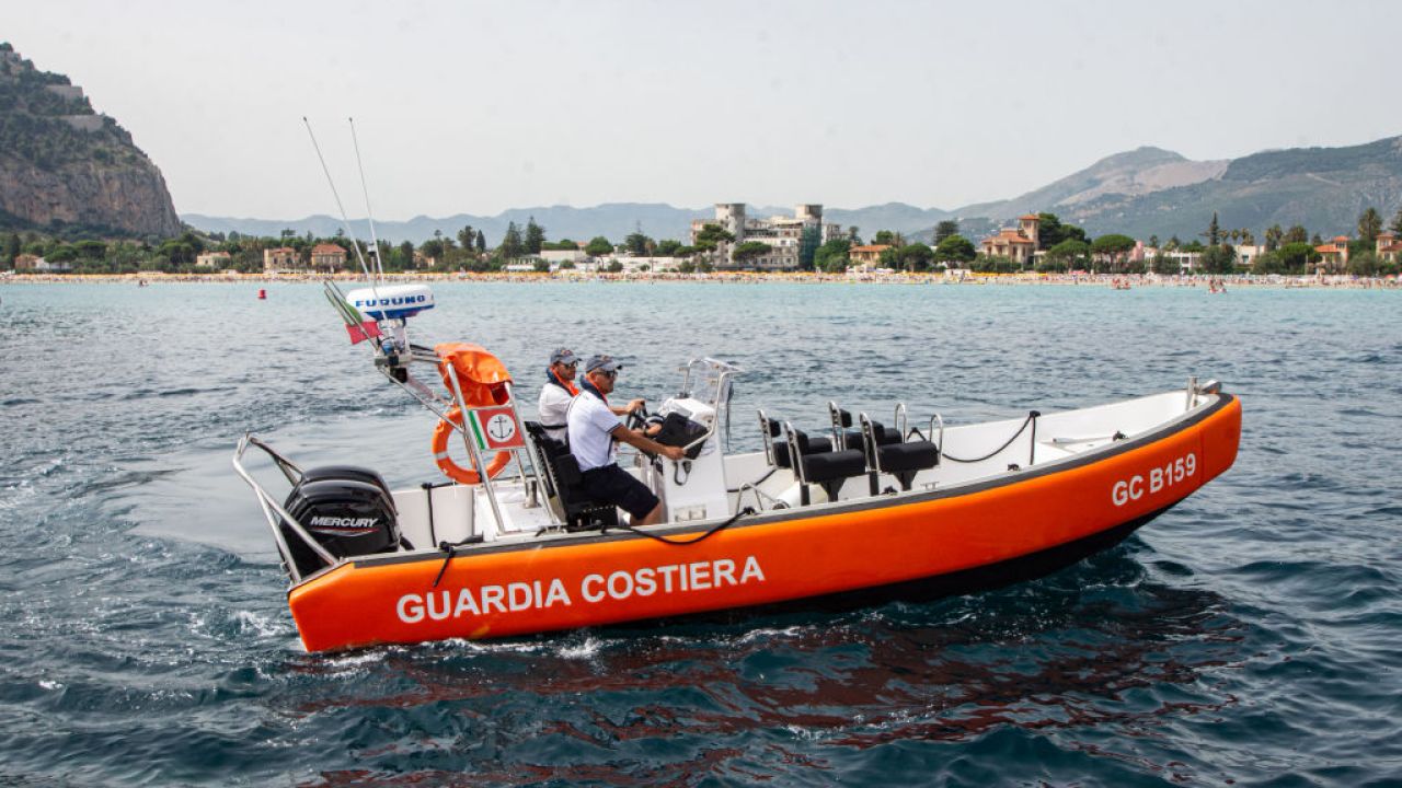 Românul de 29 ani, dispărut după ce a salvat un copil la Lacul Garda