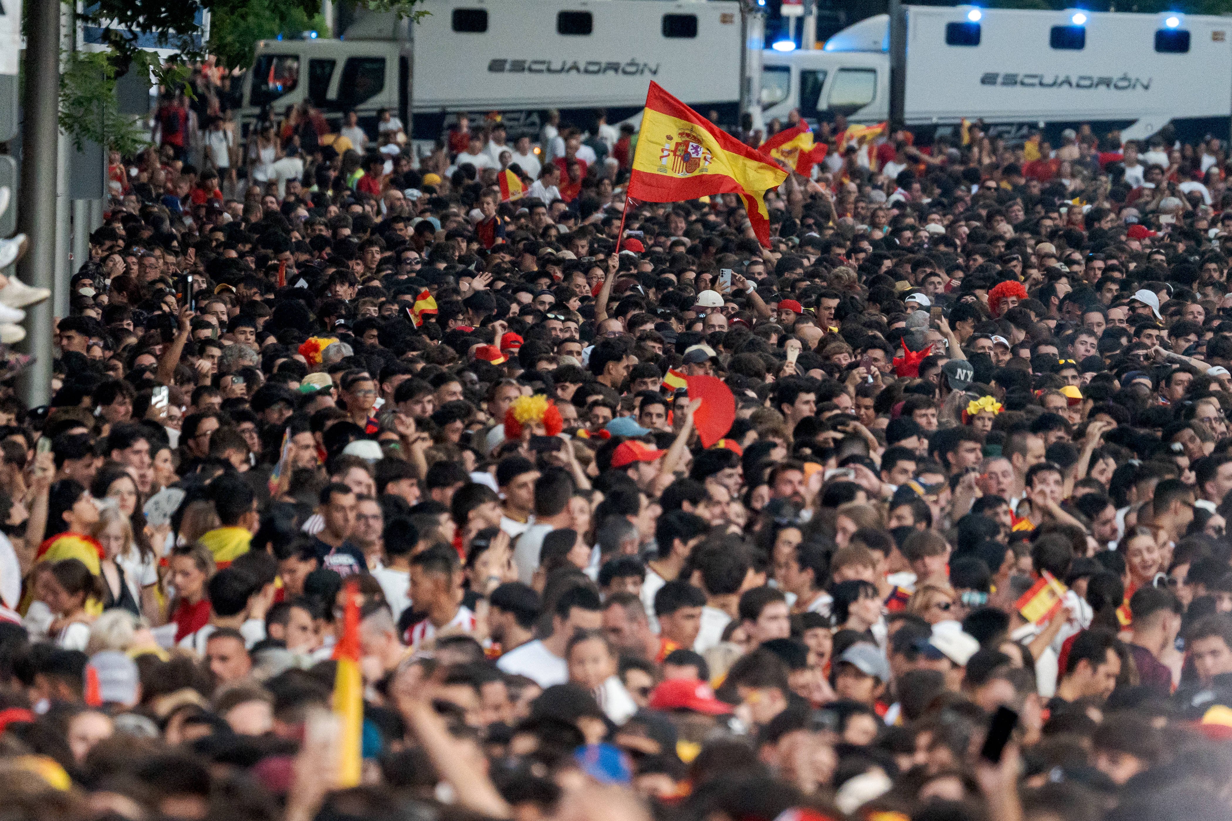 Peste un milion de persoane au sărbătorit noua campioană mondială Spania pe străzile din Madrid. GALERIE FOTO
