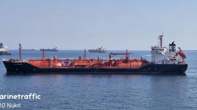 ANR: Incendiul de la bordul navei Gas Lisbon a scăzut în intensitate. Situaţia este în continuare monitorizată de autorităţi