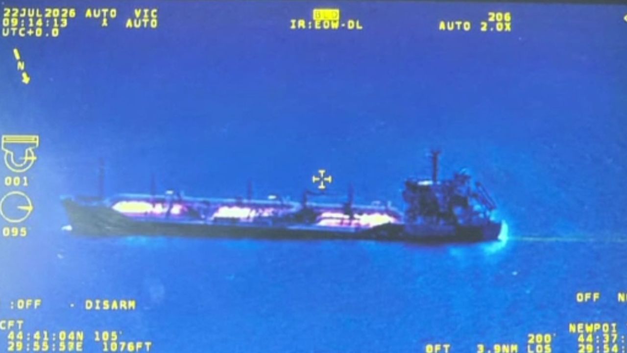 Detalii despre petrolierul care a ars în Marea Neagră și starea marinarilor răniți