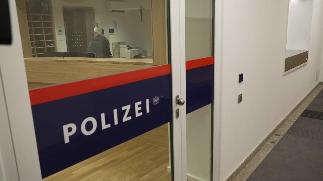 Casa în care s-a născut fostul dictator nazist Adolf Hitler este de nerecunoscut. A fost transformată în secție de poliție