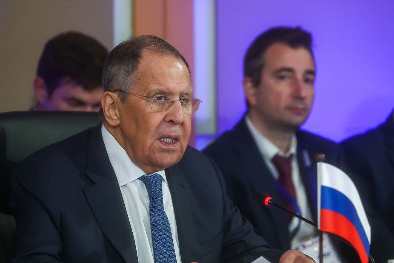 Lavrov: Rusia este deschisă negocierilor de pace cu Ucraina, dar nu vede necesară oprirea luptelor în timpul discuțiilor
