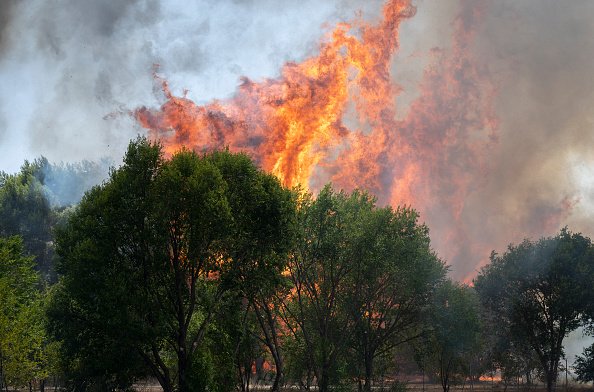 Atenționare de călătorie pentru românii care merg în Spania, după incendiile de vegetație și declararea stării de urgență