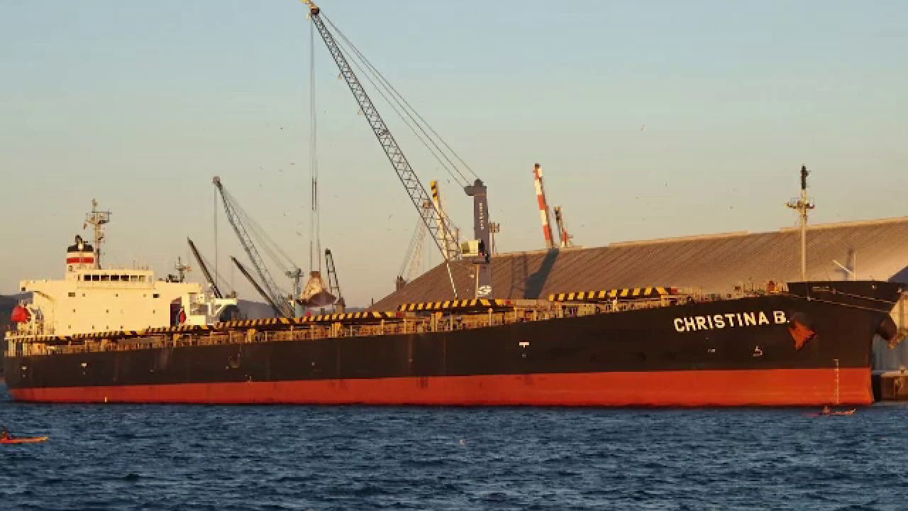 Nava cargo avariată în Marea Neagră rămâne în afară apele României