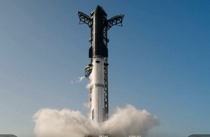 Elon Musk face un nou pas spre Lună: Starship, cea mai mare rachetă din lume, a trecut cu succes un test crucial