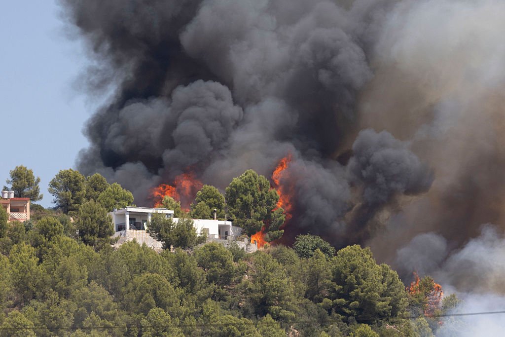 Un nou front al incendiilor în Spania. 15.000 de persoane au fost evacuate de pe coasta de est din calea flăcărilor