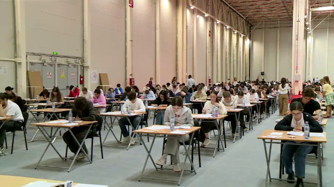 Medici rezidenți cer anularea examenului de specialitate din cauza subiectelor neconforme