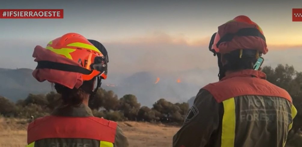Incendiile au scăpat de sub control în Spania. Un zid de foc înaintează prin centrul țării