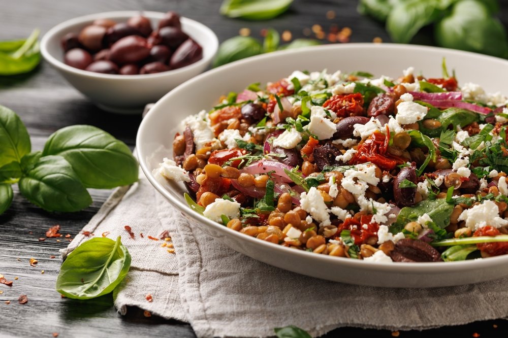 Salată de linte. Cum să prepari un prânz sățios cu ingrediente simple