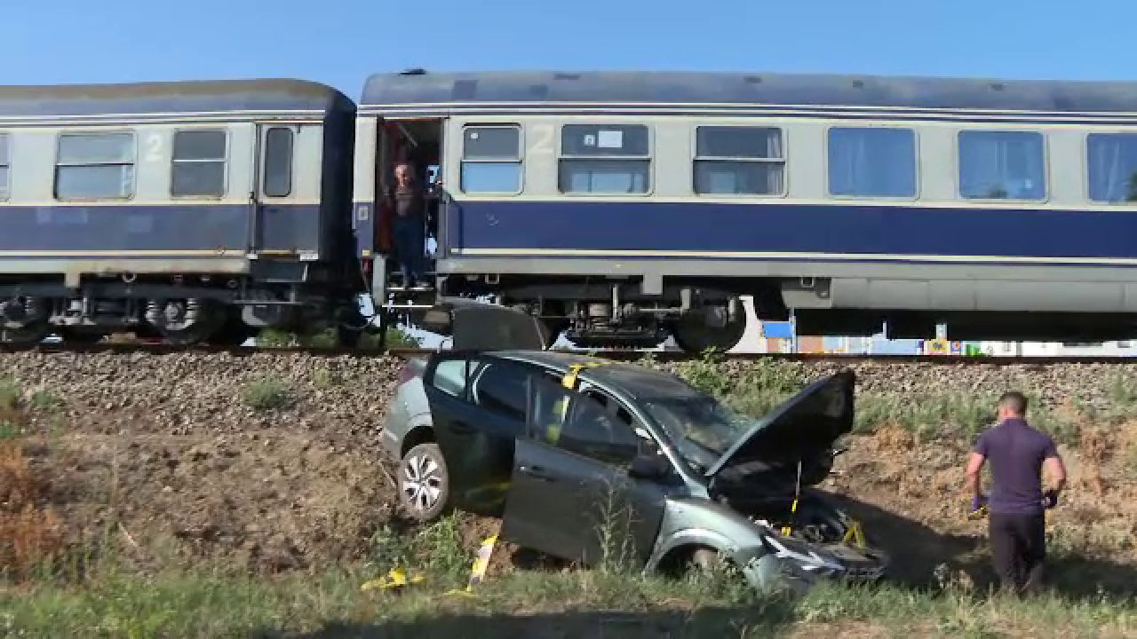 Femeie de 36 ani decedată în urma coliziunii mașinii sale cu un tren la o trecere de cale ferată din Timiș