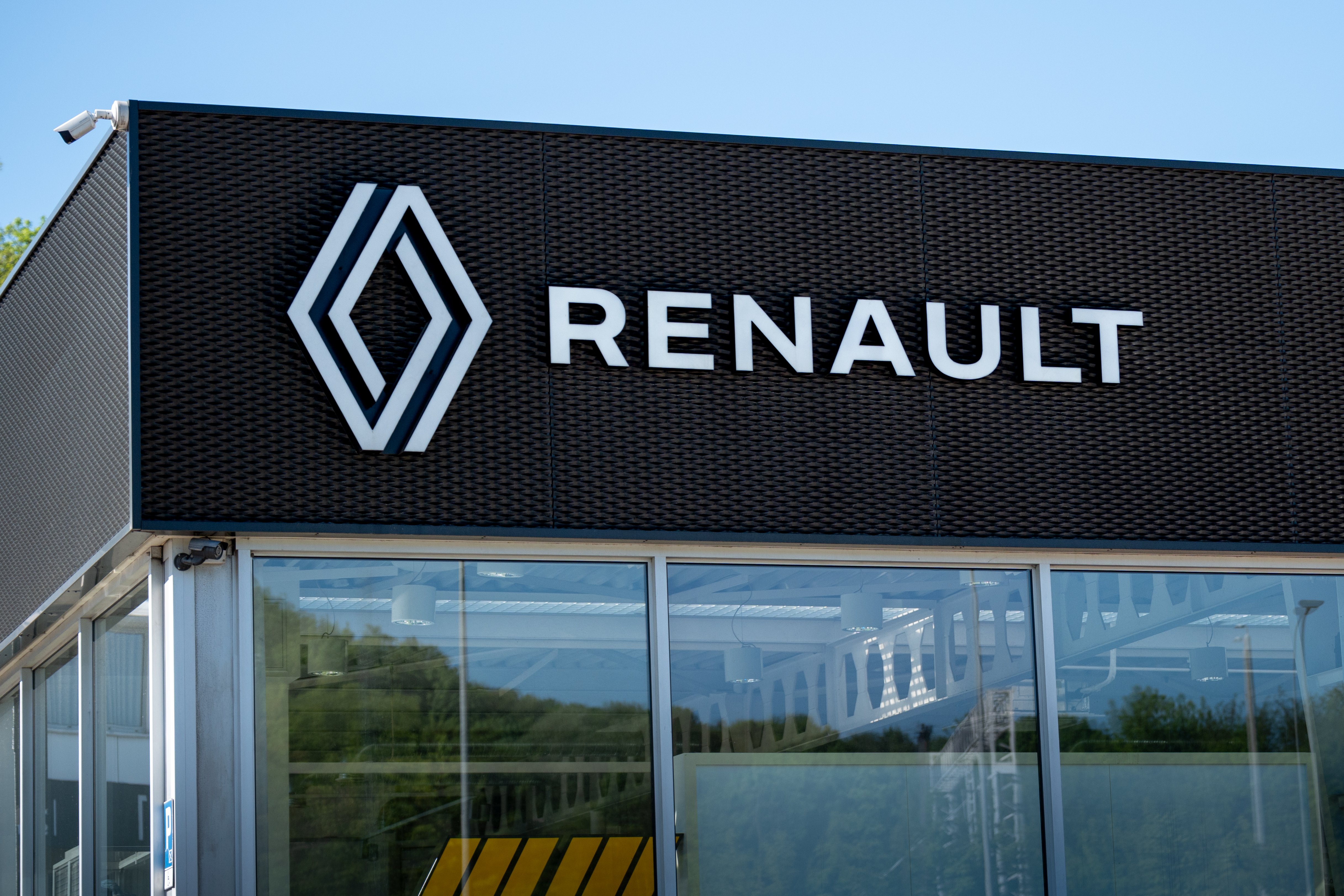 Mașina cu care Renault a dat lovitura. Succesul modelului a readus gigantul auto pe profit