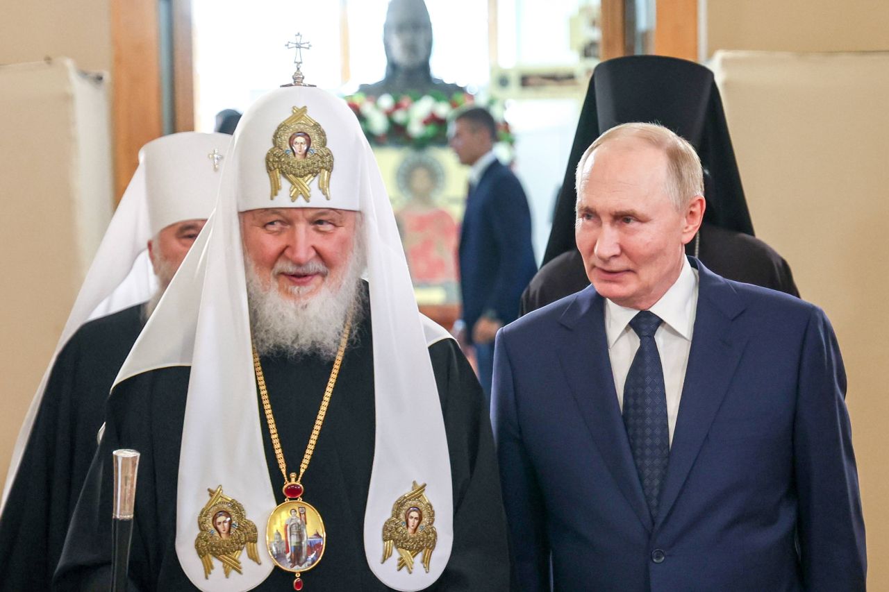 Patriarhul rus Kiril publică o carte în care justifică războiul.