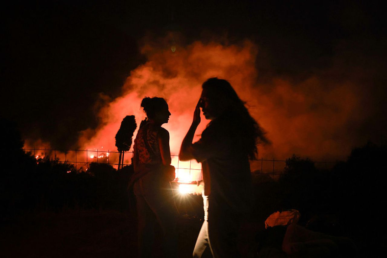 Incendii devastatoare: peste 18.000 hectare afectate în Creta, noi focare în Paros și Peloponez