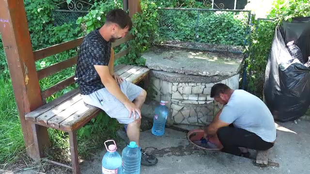 11 din 13 izvoare verificate de DSP Maramureș nu au apă bună de băut. Oamenii sunt avertizați să nu o consume