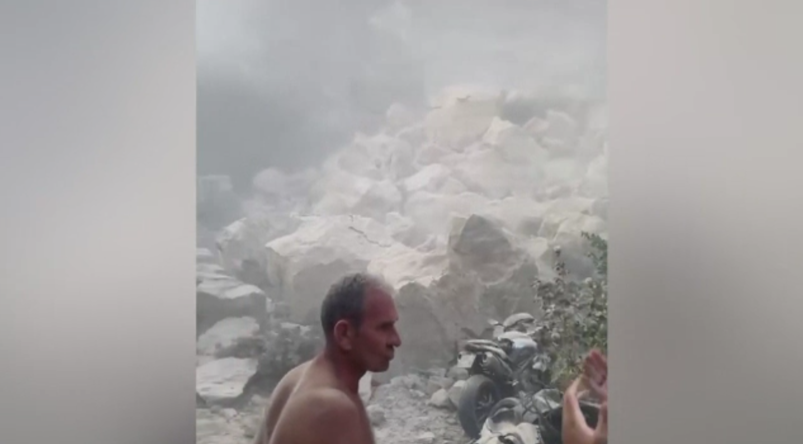 Cutremur puternic în apropiere de Napoli: Clădiri prăbușite, pene de curent și mai mulți răniți după seismul de 4,7
